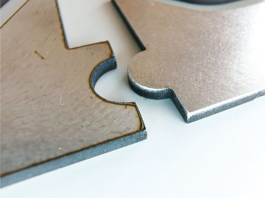 YZ1300 Automatische Maschine zum Abschleppen von Blechmetall für Laserschneidteile