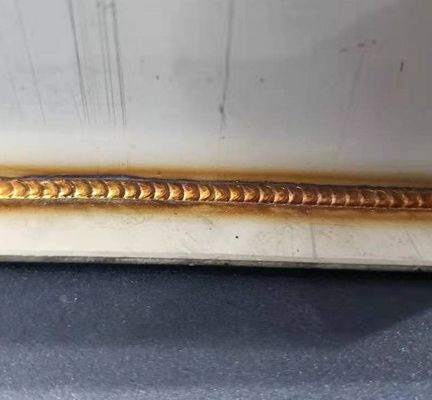 RAYCUS Handgeführte Laserschweißmaschine für Rohre aus Edelstahl-Aluminiumplatten
