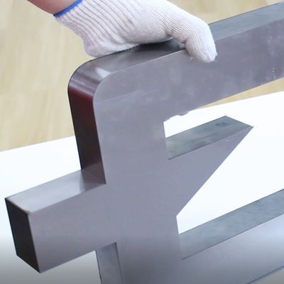 EJON E500 Lasertischschweißmaschine für Präzisionsschweißen und Schüttbriefe