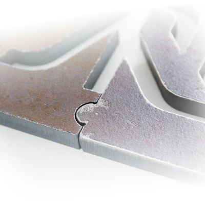 YZ900 EJON CNC-Bürsten-Deburring-Kante-Rundungsmaschine zum Polieren von Blechmetallteilen