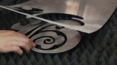 1100KG Ejon YZ900 Automatische Veredelungsmaschine zum Laserschneiden von Teilen Einfach zu bedienen
