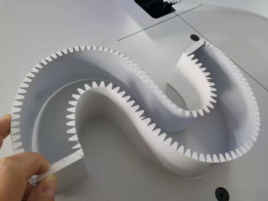 Ejon ET20C Die perfekte Wahl für das automatisierte Flangen- und Schneiden von Werbetafeln