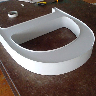 Customized EJON E9 3D LED Kanal Briefschilder Baumaschine 220KG Custom Sign